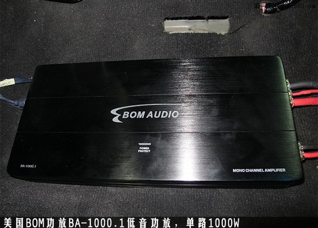 12美国BOM BA-1000.1功放特写.jpg