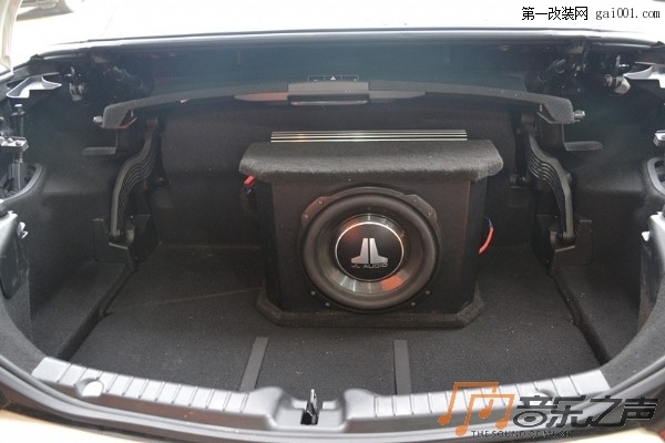 武汉音乐之声2014款奔驰SLK200汽车音响改装德国海螺