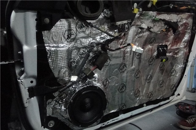 南山汽车音响改装 深圳车乐汇雷克萨斯GS430改装美国TRU S2