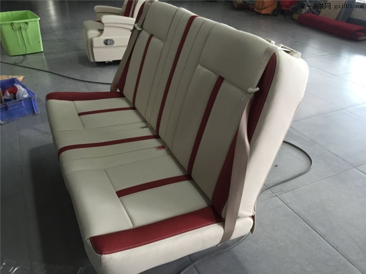 大通G10改装座椅、沙发床，大通G10内饰个性化改装