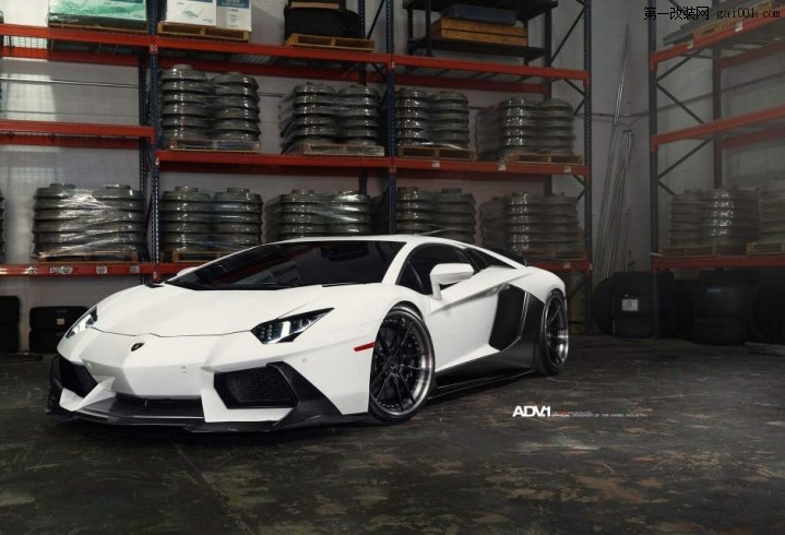 lamborghini-aventador-1 (1).jpg