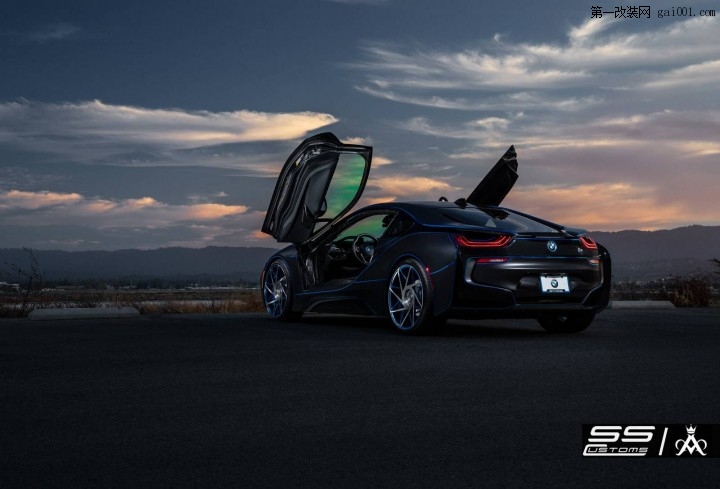 tron-bmw-i8-by-ss-customs.jpg