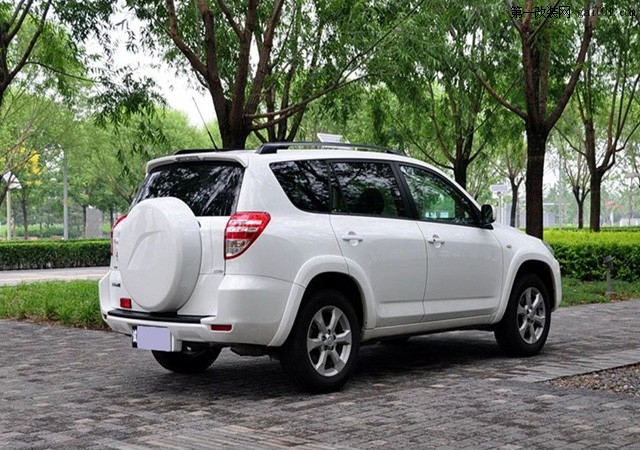 1改装车型——丰田RAV4.jpg