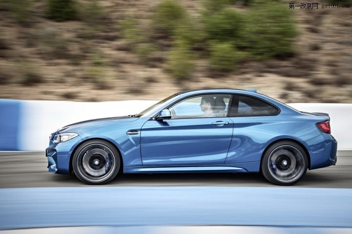 2017-bmw-m2-coupe-17.jpg