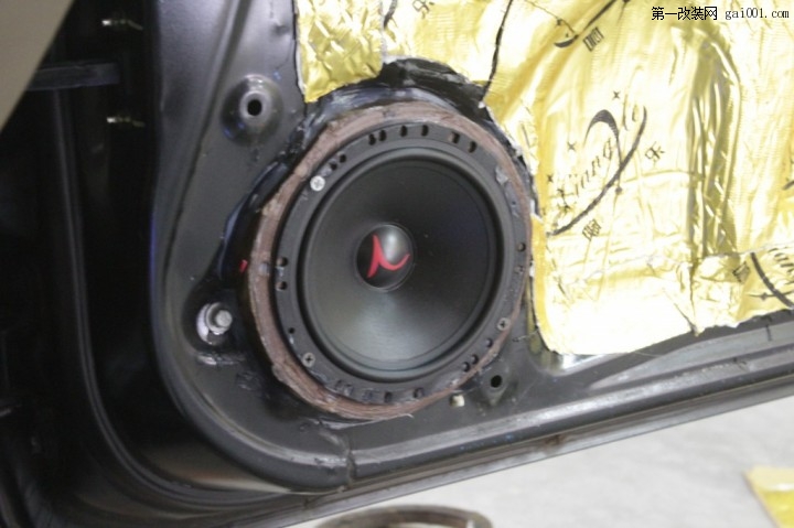 警惕汽车隔音材料！比亚迪F6改装丹麦绅士宝r6.2艺匠音响