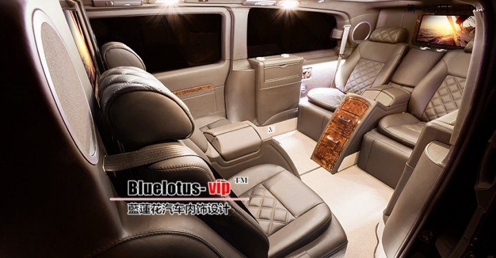 luxury-passenger-van-side-door-view_副本.jpg