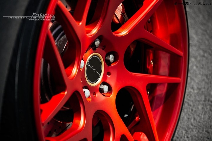 奔驰C63 AMG改装红色Brixton锻造轮毂