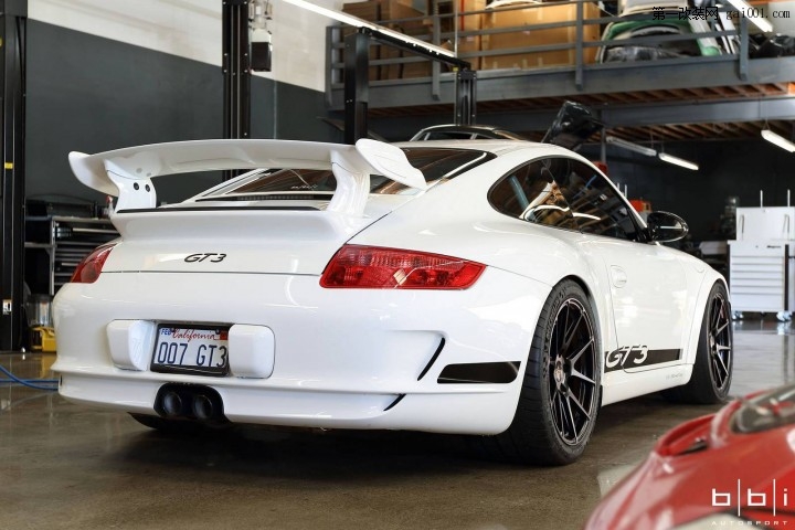 Porsche-911-GT3-8.jpg