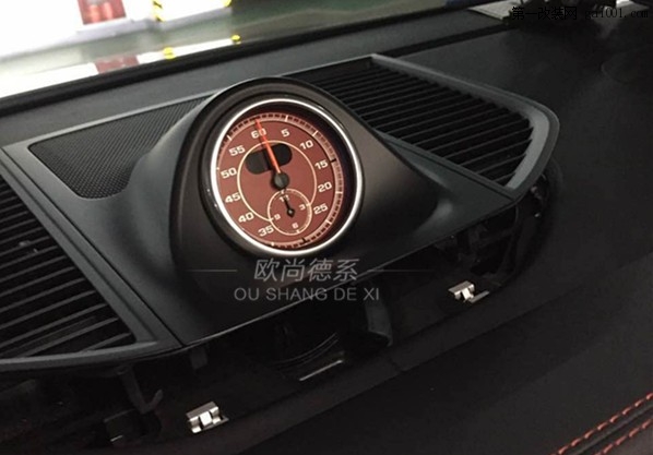 上海欧尚德系原厂改装保时捷Macan 碳纤维侧裙 红色秒表