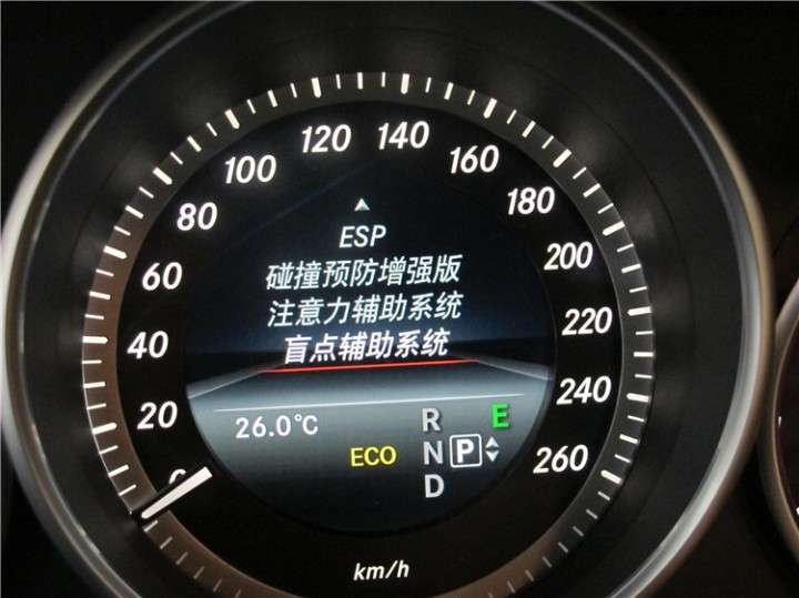 奔驰E260L改原厂高配智能随动LED大灯 盲点辅助