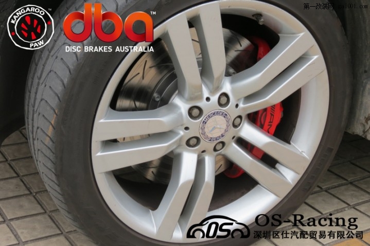 奔驰GLK前后更换澳洲DBA T3 袋鼠爪专利高性能刹车盘