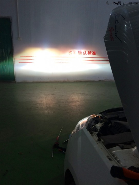 郑州奔腾B70改灯定制海拉透镜氙气灯改装
