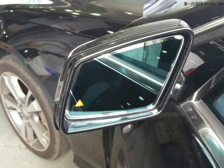 奔驰E级，W212原厂LED大灯防眩目后视镜，盲点辅助搞起效果...