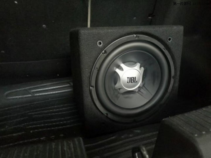 丹东汽车音响改装-帝豪升级JBL10寸低音-盛海汽车音改