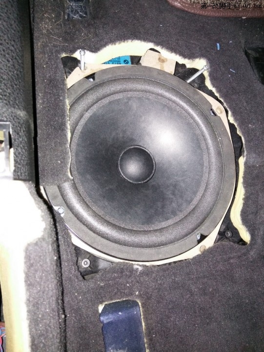 商洛汽车音响改装 西安上尚宝马530i改装RS音符8寸三分频