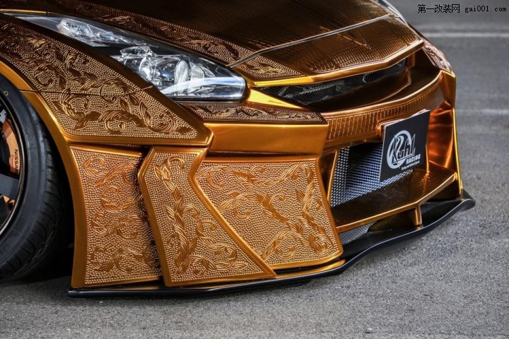 Gold-Nissan-GT-R-12.jpg