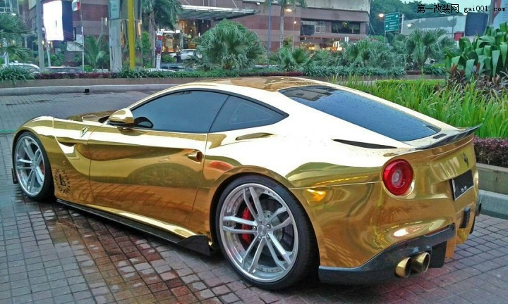 Ferrari-F12-Gold-2.jpg