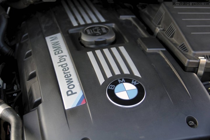 BMW-1M-11.jpg
