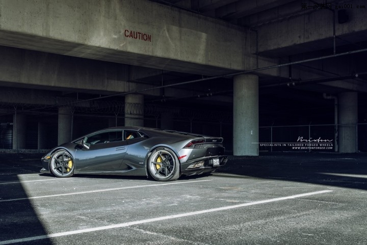 Lamborghini-Huracan-Brixton-Wheels-5.jpg