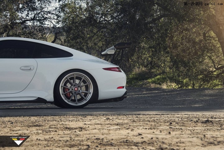 Vorsteiner-Porsche-911-Rear-Wing-4.jpg