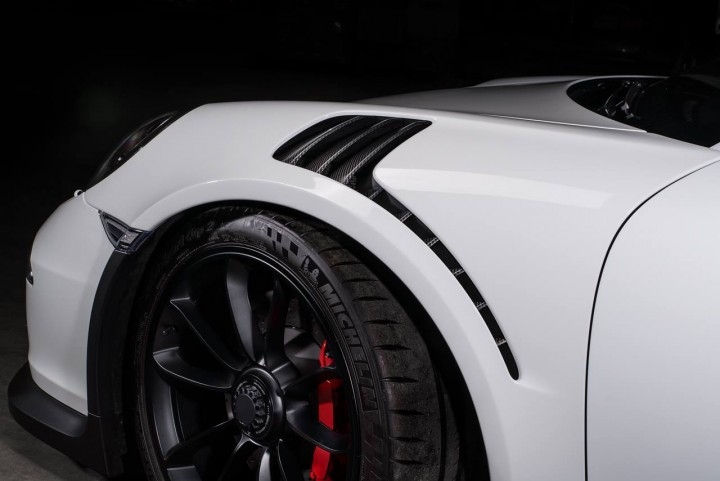Porsche-911-GT3-RS-6.jpg
