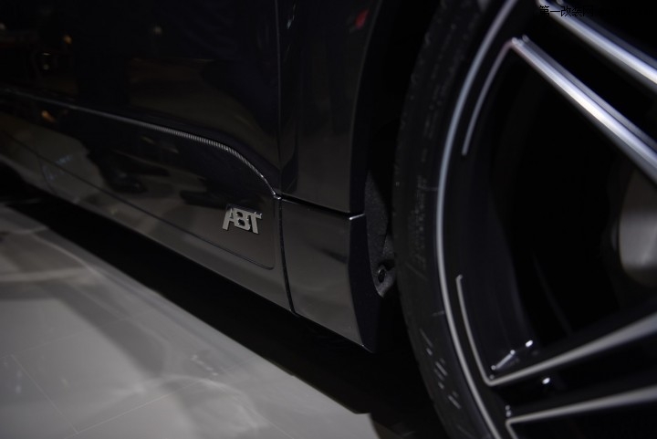 ABT-Q7-at-Geneva-Motor-Show-201610.jpg