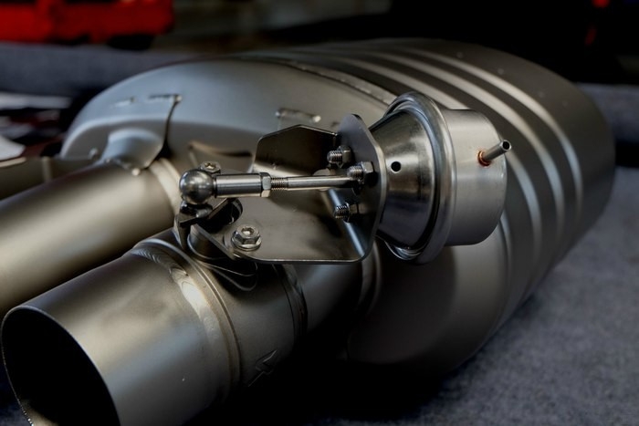 宝马M5改装天蝎钛合金运动排气