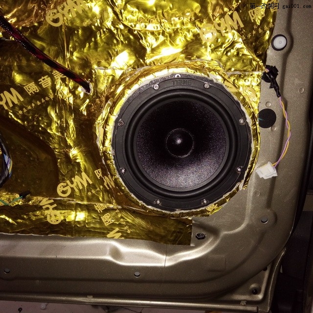 6 霸克DX650中低音喇叭的安装效果展示.jpg