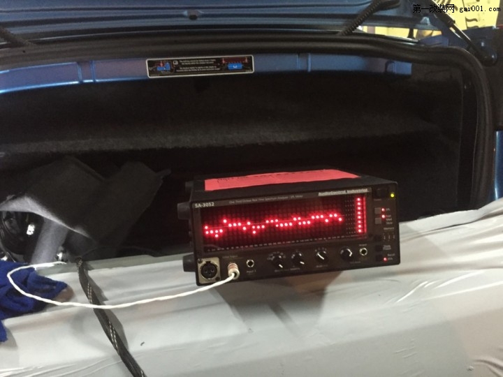 萨博93改装雷贝琴DSP-A8音质型功放 萨博汽车音响改装