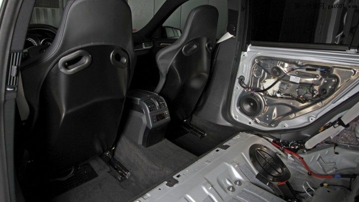 Posaidon-Mercedes-AMG-E-63-rear-seats-1280x720.jpg