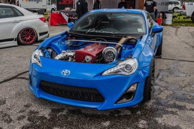Toyota-GT86-with-GT-R-engine.jpg