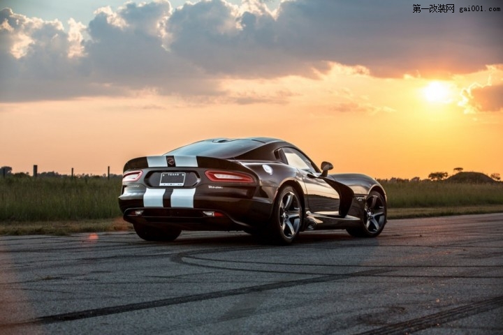 viper-hennessey-supercharged-12-1024x683.jpg