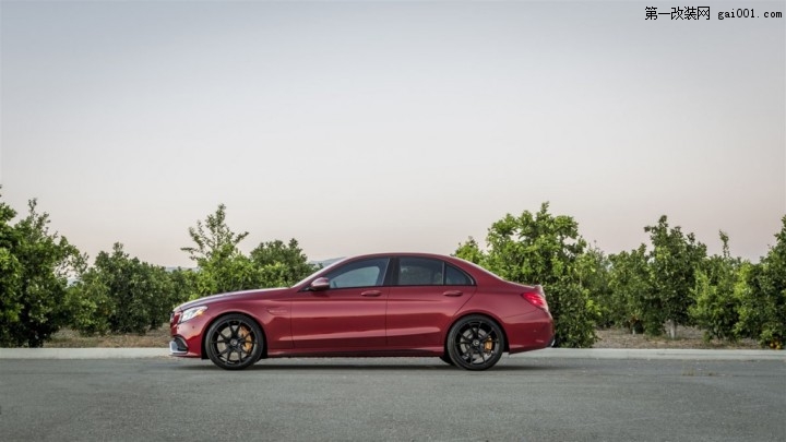 Mercedes-AMG-C63-S-with-Vorsteiner-V-FF-103-Wheels-4-1024x576.jpg