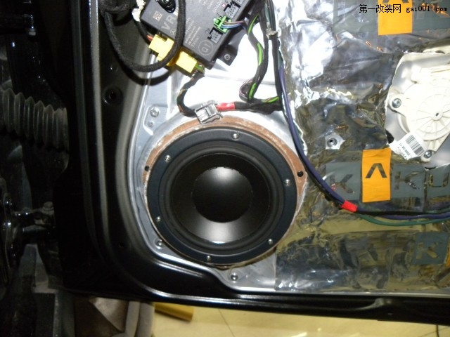 广州奔驰GLK300音响改装战神旗舰4.1音响发烧系统