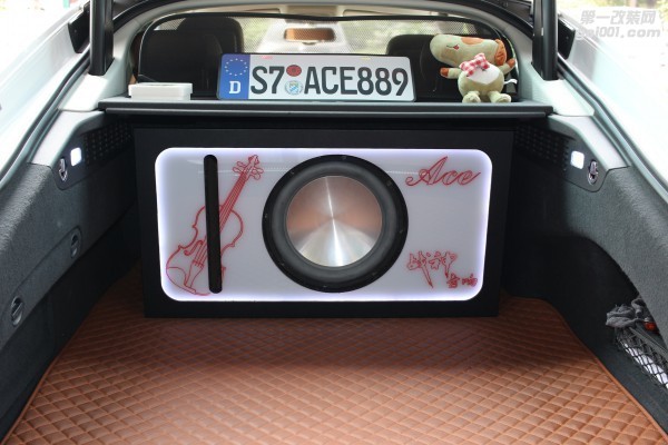 广州奥迪A7音响改装尾箱工艺造型升级战神音响低音系统+ID...