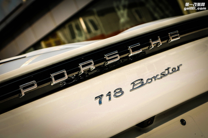 保时捷718-Boxster加装倒车影像，贴隐形车衣