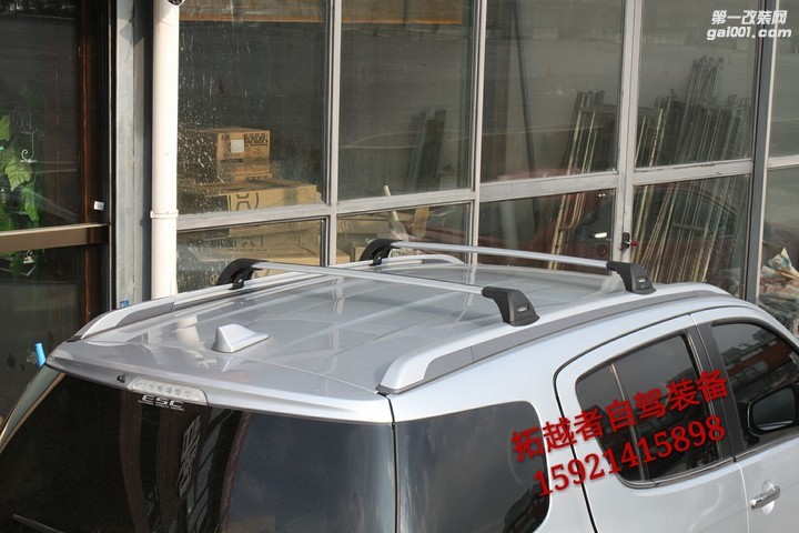 五十铃MUX安装whispbar车顶架酷客横杆和哈勃传奇5.0车顶箱
