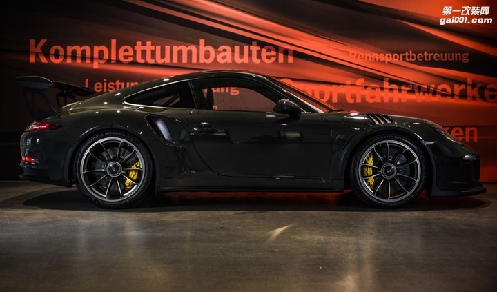edo-competition-Porsche-911-GT3-RS-Carbon-Sport-package-5-1024x602.jpg