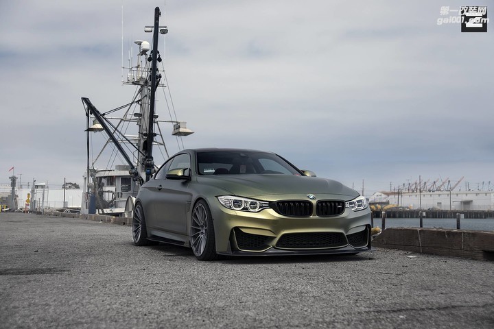 BMW-M4-10.jpg