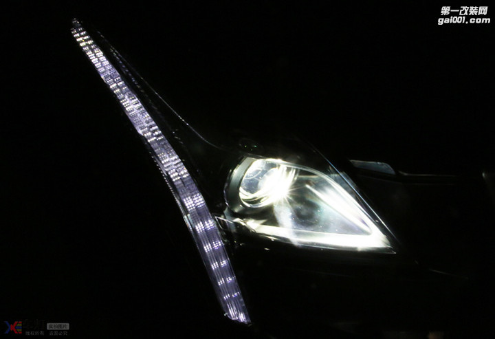 【炫酷改灯】凯迪拉克XT5原车灯太暗升级氙气灯双光透镜