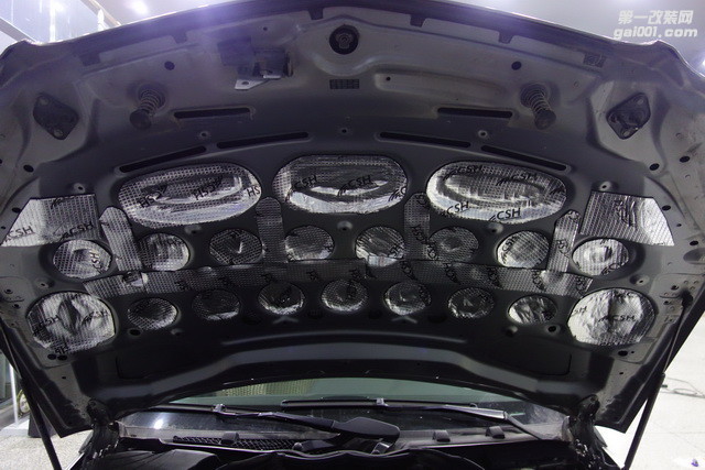 13引擎盖隔音有效吸收发动机在工作过程中发出的噪音.JPG