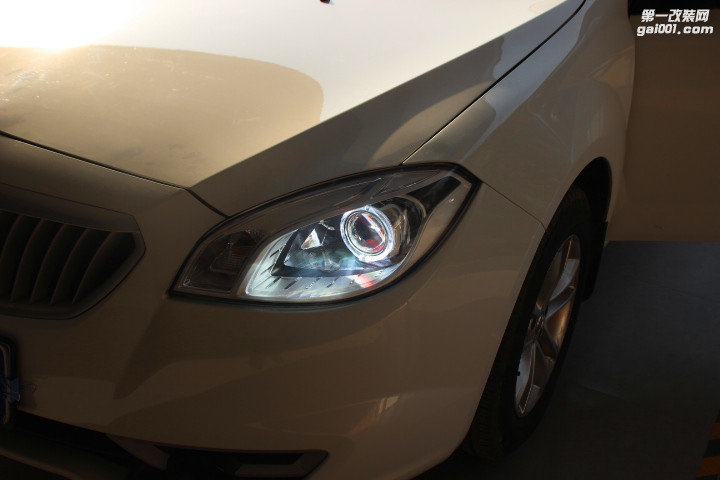 合肥中华H330车灯改装大灯海拉透镜氙气灯白使眼恶魔眼