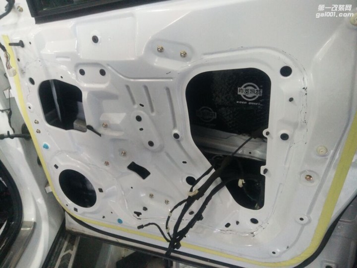 众泰T600音响改装JBL+STP全车隔音-淄博音响改装