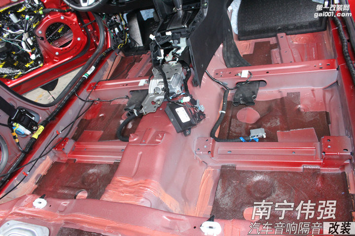南宁专业汽车隔音音响马自达CX-4全车隔音降噪工程