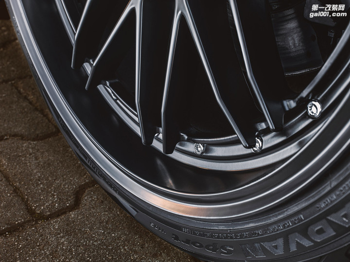 DOTZ_Revvo_black_edt_Audi_TTRS_06.jpg