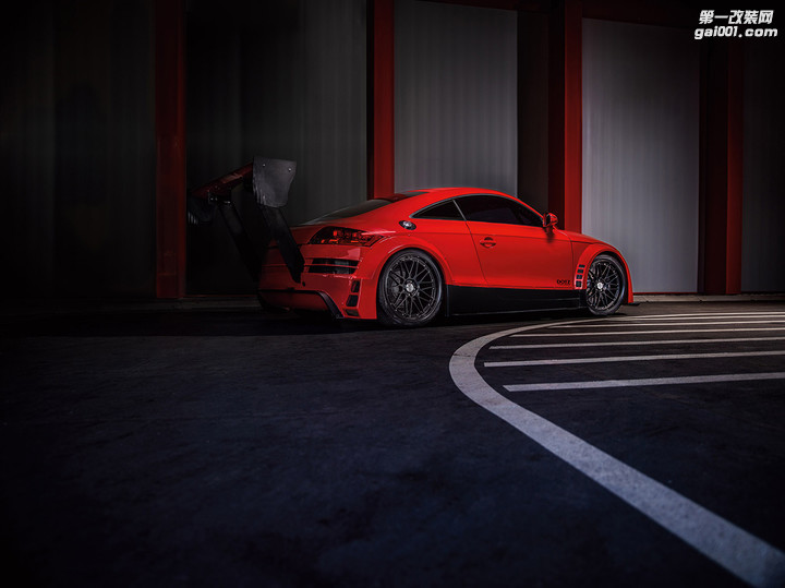 DOTZ_Revvo_black_edt_Audi_TTRS_10.jpg