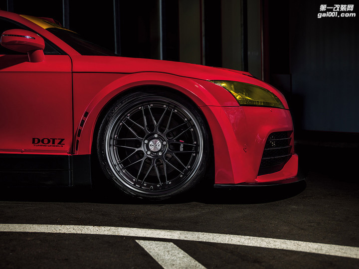 DOTZ_Revvo_black_edt_Audi_TTRS_11.jpg