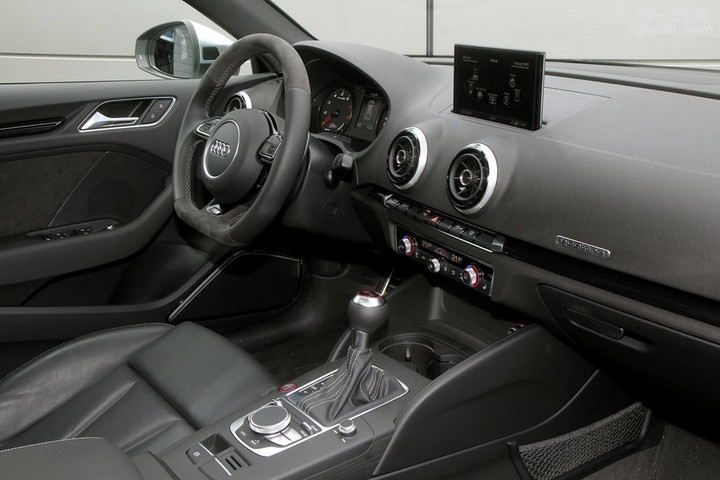 Audi-RS3-6.jpg