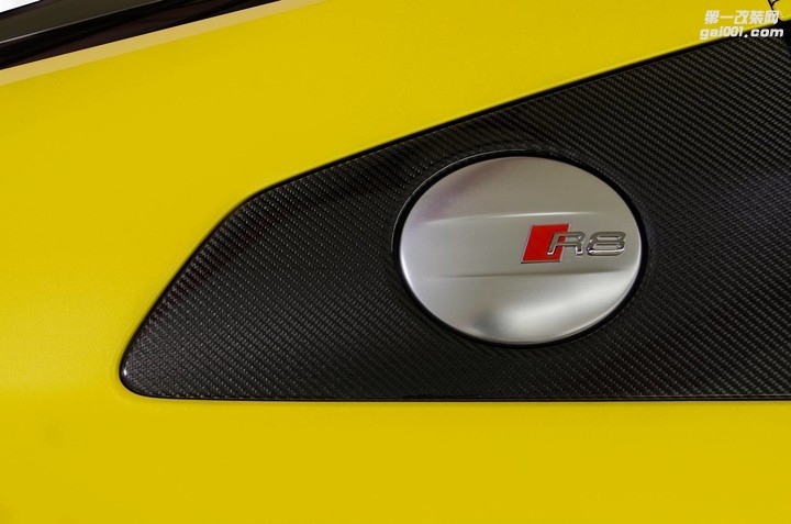 Audi-R8-V10-Plus-3.jpg