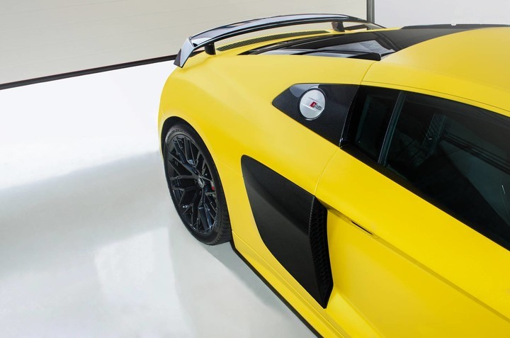 Audi-R8-V10-Plus-9.jpg